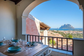 Vista Mare-Isola Tavolara e Solarium Panoramico Loiri Porto San Paolo